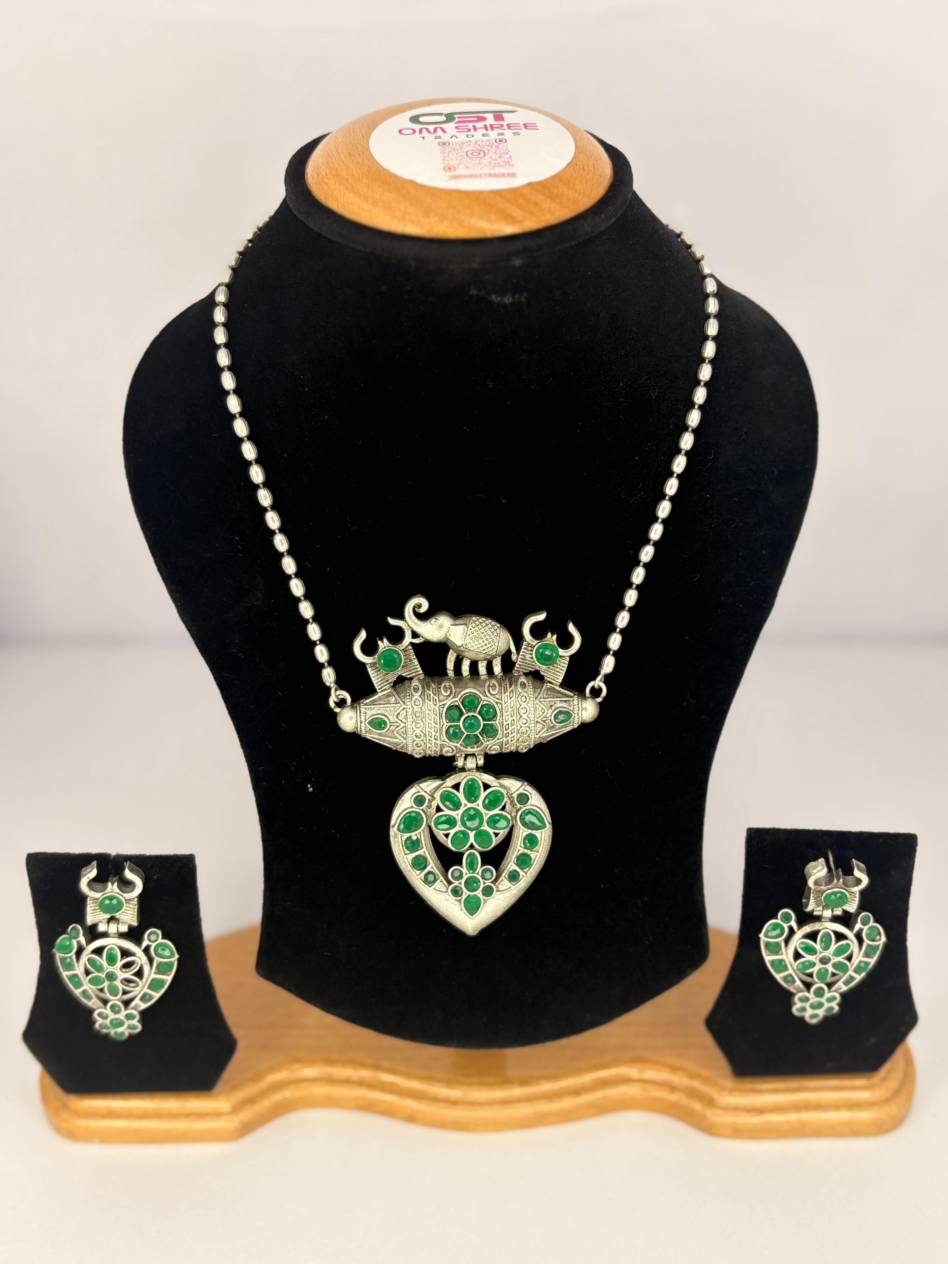 Devki Set (Pink & Green)